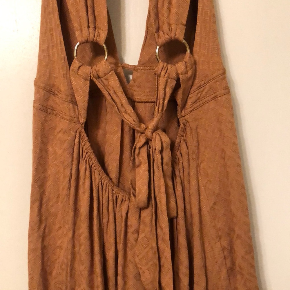 Open back with tie dress - Picture 9 of 10